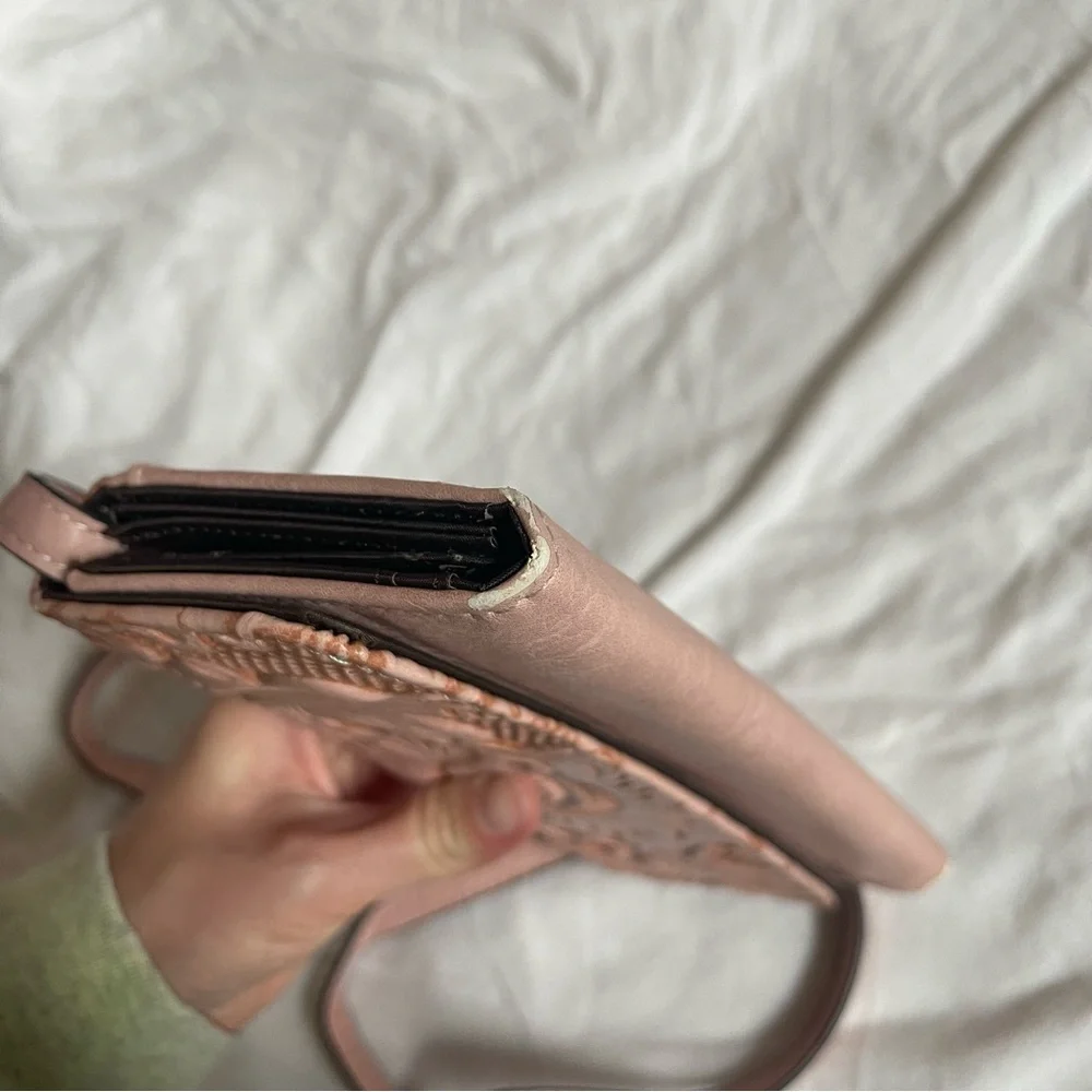 B.o.c. Pastel Pink Tooled Leather Crossbody Wallet Snap - Picture 9 of 9